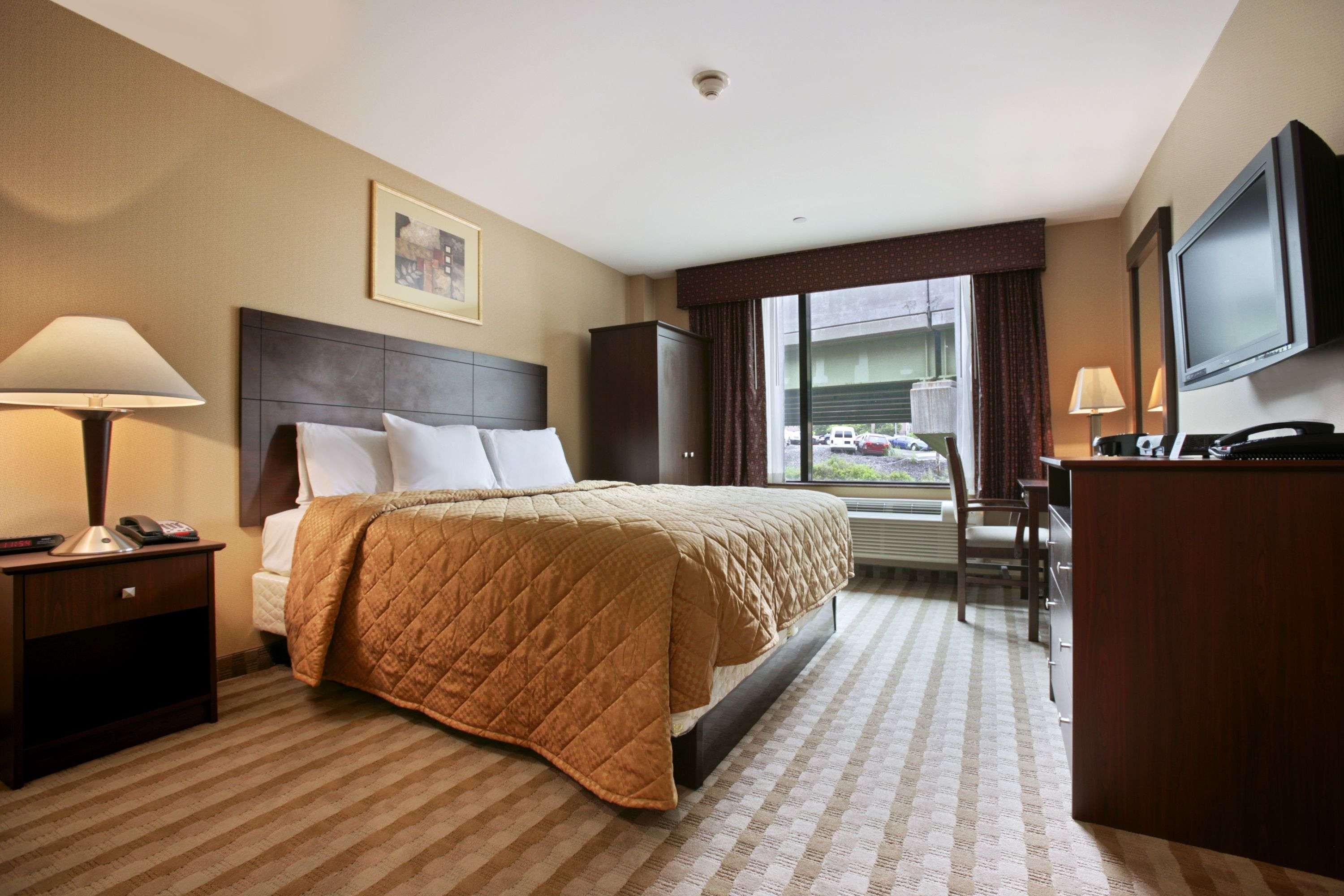 Days Inn Bronx New York Exterior photo